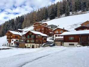 Exterior - 3 Zimmerwohnung mit Terrasse (Davos Monstein)
