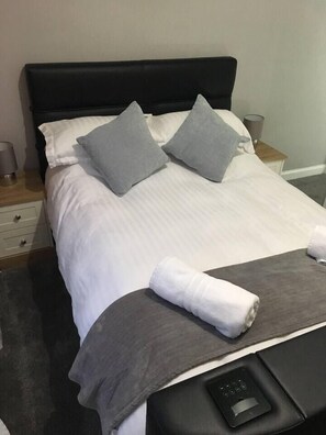 2 soverom, strykejern/-brett, wi-fi og sengetøy