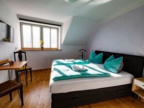 4 bedrooms, travel cot, WiFi - Naturally Kirchner - Ecological and family-friendly in the old town by the forest (Eisenach)