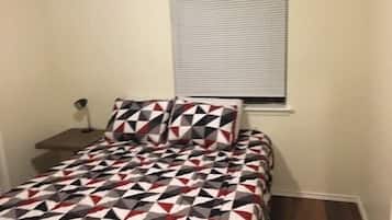 2 bedrooms, iron/ironing board, WiFi, bed sheets