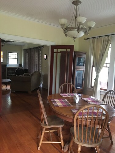 House in town, secluded backyard