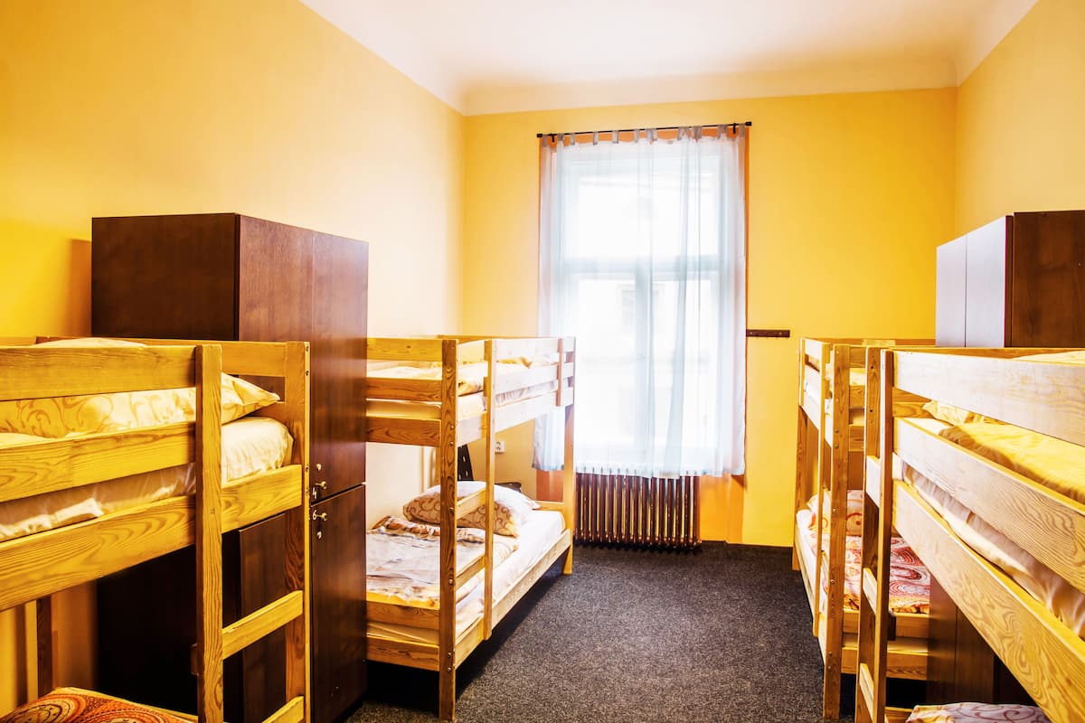 Soundproofing, free WiFi, bed sheets