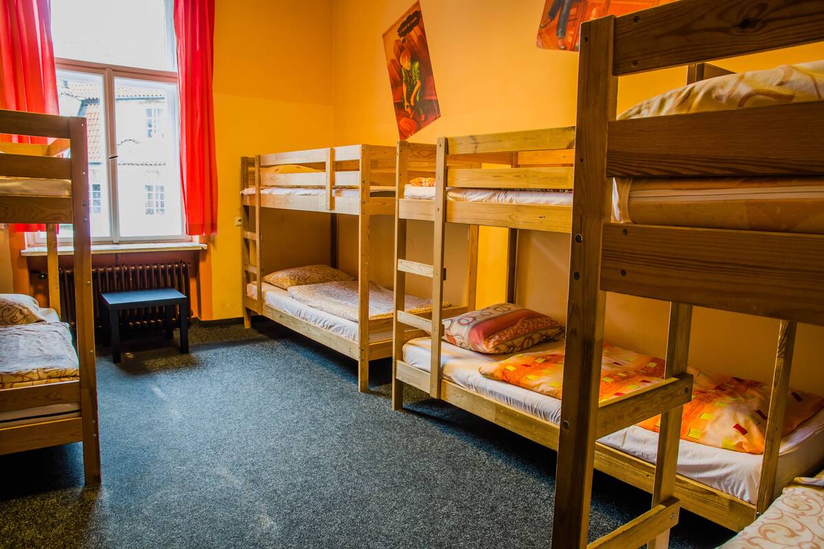 Soundproofing, free WiFi, bed sheets
