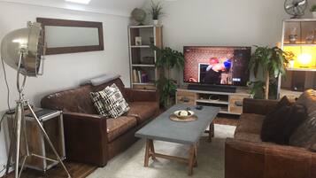 30 inci televisyen dengan kabel