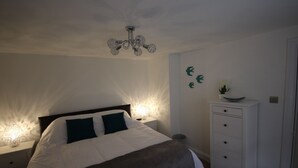 Apartment | 2 bedrooms, iron/ironing board, free WiFi, bed sheets - Harpenden House Apartment 2 Quality at its Best! (Harpenden)