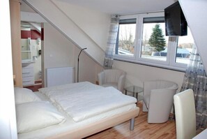 Hypo-allergenic bedding, free WiFi, bed sheets - Landgasthof Tarp (Tarp)
