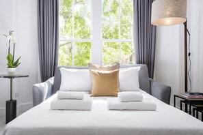 1 bedroom, in-room safe, desk, iron/ironing board
