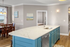 Interior - Gulf-front Corner Luxury Penthouse - 2 Pools (Panama City Beach)