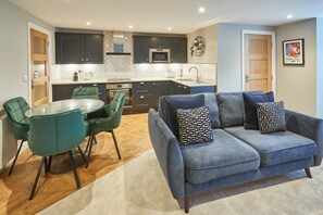 Apartment | Living area | Flat-screen TV