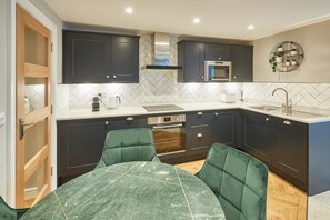 Apartment | Dining room