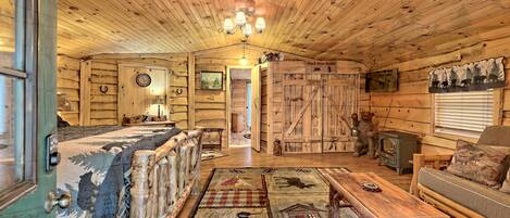 デスク、アイロン / アイロン台、WiFi (無料)、ベッドシーツ