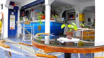 Bar (en la propiedad)