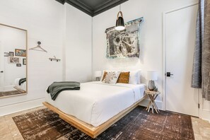 5 chambres, fer et planche à repasser, Wi-Fi, draps fournis