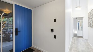 Interior - Panoramic Farmhouse theme with shared spa pool (Queenstown)