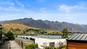 Miscellaneous - Pano No. 5 - Suitable for couples or families (Queenstown)