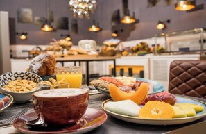 Frokostbuffé hver dag (EUR 18 per person)