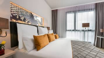 Comfort Triple Room | 1 bedroom, minibar, in-room safe, desk