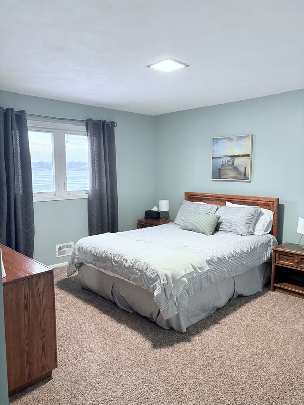 4 habitaciones, tabla de planchar con plancha y cuna de viaje 