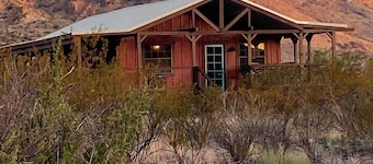 Christmas Mountains Ranch: Classic 2br/1bth Cabin with Spacious Wrap Around Porch. Walk to Pool.
