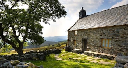 Remote, family, pet friendly, stunning views, log burner, walks from the door.
