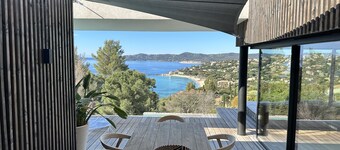 Magnificent contemporary villa with beautiful sea view, heated swimming pool