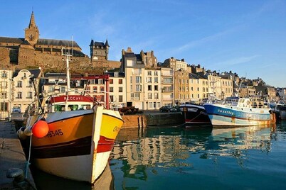 THE NORMAND COTTAGE/bay of Mont Saint Michel/Manche