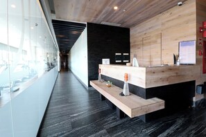 Bañera de hidromasaje, baño turco, masajes con piedras calientes