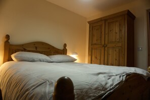 2 bedrooms, WiFi, bed sheets