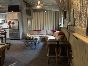 Smart TV, table tennis, stereo - Cozy Barn w/ Pool Access and Near Lake Conroe (Montgomery)