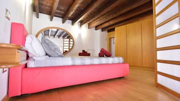 Apartment | 2 bedrooms, desk, laptop workspace, iron/ironing board