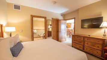 Condo, 2 Bedrooms | 2 bedrooms, free WiFi, bed sheets