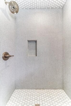 Combined shower/tub, hair dryer, towels, soap