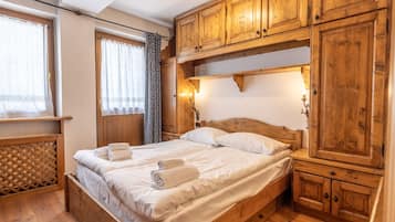 3 Schlafzimmer, Schreibtisch, Bügeleisen/Bügelbrett, kostenloses WLAN