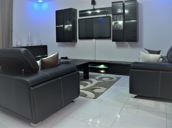 TV - Furnished apartment Keur-Gorgui (Dakar)