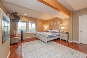 5 bedrooms, free WiFi, bed sheets