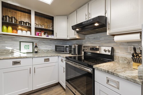 Spectacular Condo In Downtown Whitefish, Close To Glacier Park, Skiing And Golf