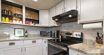 Spectacular Condo In Downtown Whitefish, Close To Glacier Park, Skiing And Golf