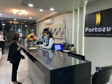 Reception. Portozul