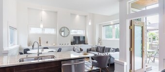 PRIVATE - West Coast Luxury Living