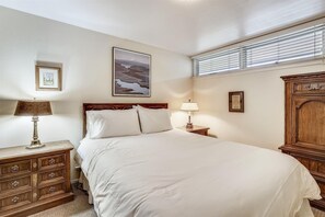 2 slaapkamers, een strijkplank/strijkijzer, wifi, beddengoed