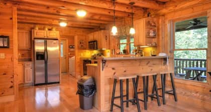 5br Log Cabin: Hot Tub, Game Room, Yard, Firepit! Near Fontana, Bryson, and NOC