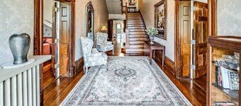 Historic Mountain Manor