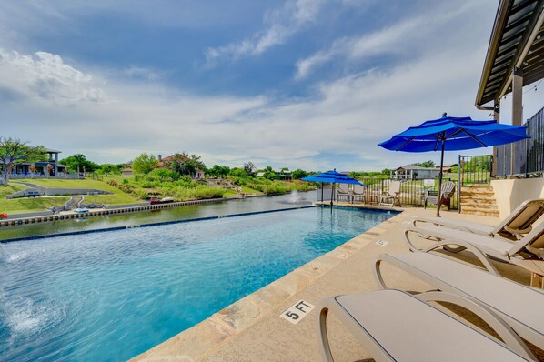Outdoor pool, a heated pool