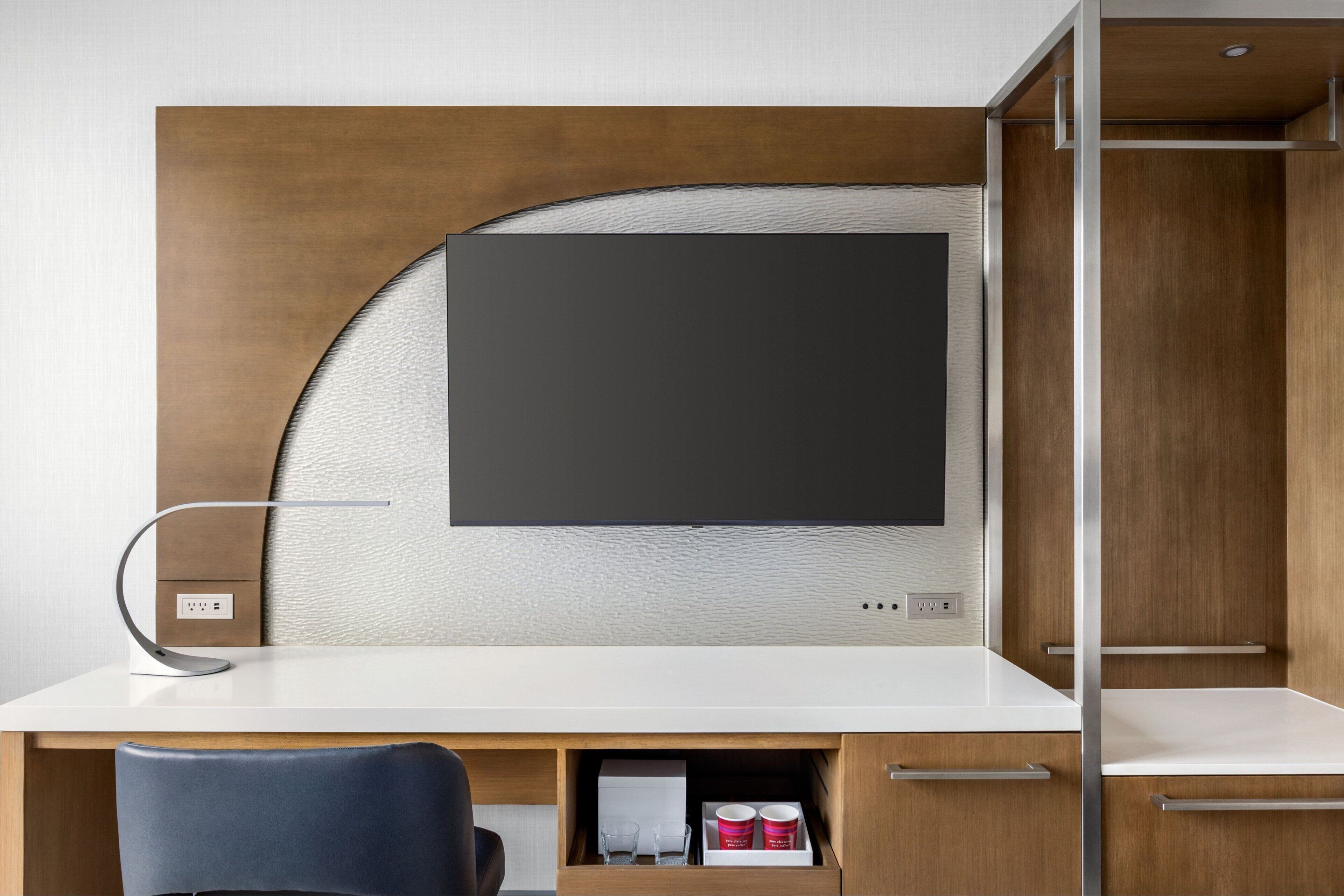 desk, laptop workspace, iron/ironing board, free wifi