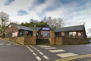 Exterior - Lodge - Sleeps 6 With Pool Access (St Leonards-On-Sea)