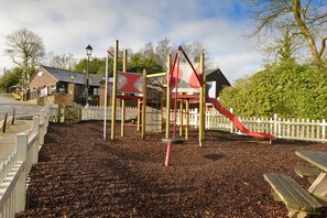 Children's area - Lodge - Sleeps 6 With Pool Access (St Leonards-On-Sea)