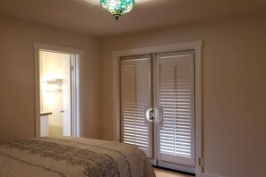 2 Schlafzimmer, Schreibtisch, Reisekinderbett, kostenloses WLAN