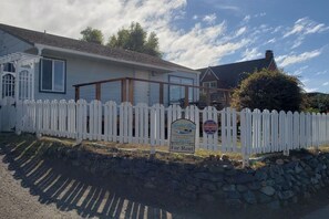 Exterior - Perfectly Located l Trinidad Harbor Views l  Trinidad Ca
Redwood National Forest (Trinidad)