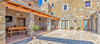 Awesome home in Smarje