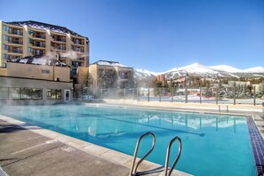 屋外プール、温水プール